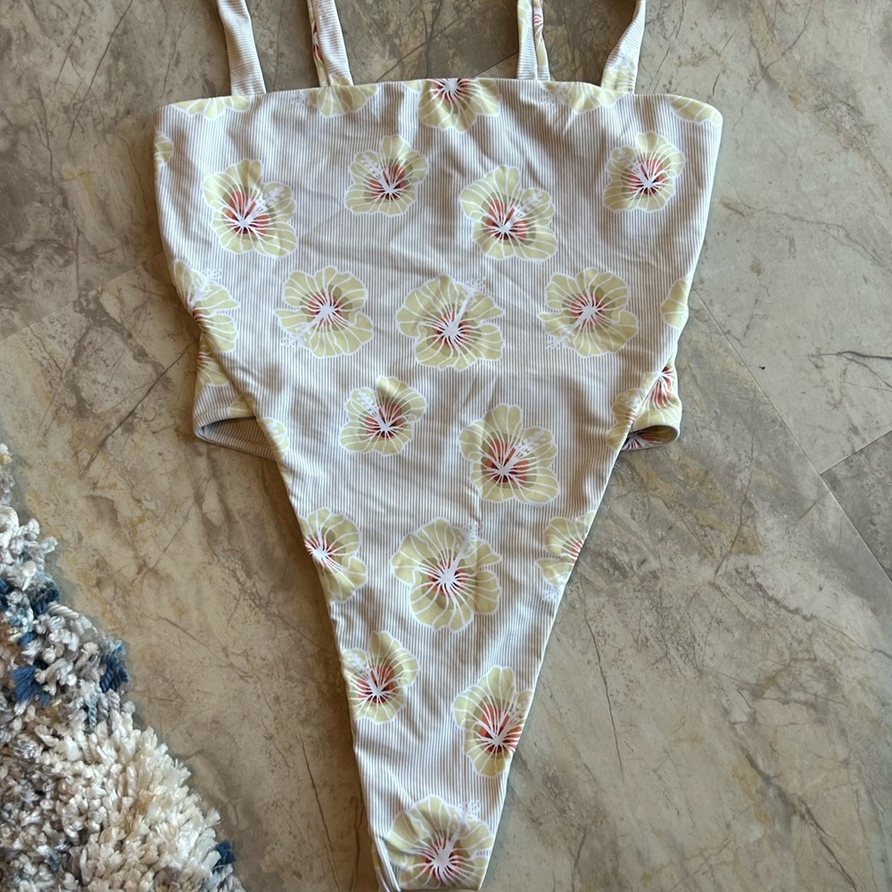Benoa UTOPIA one piece in YELLOW HAPA